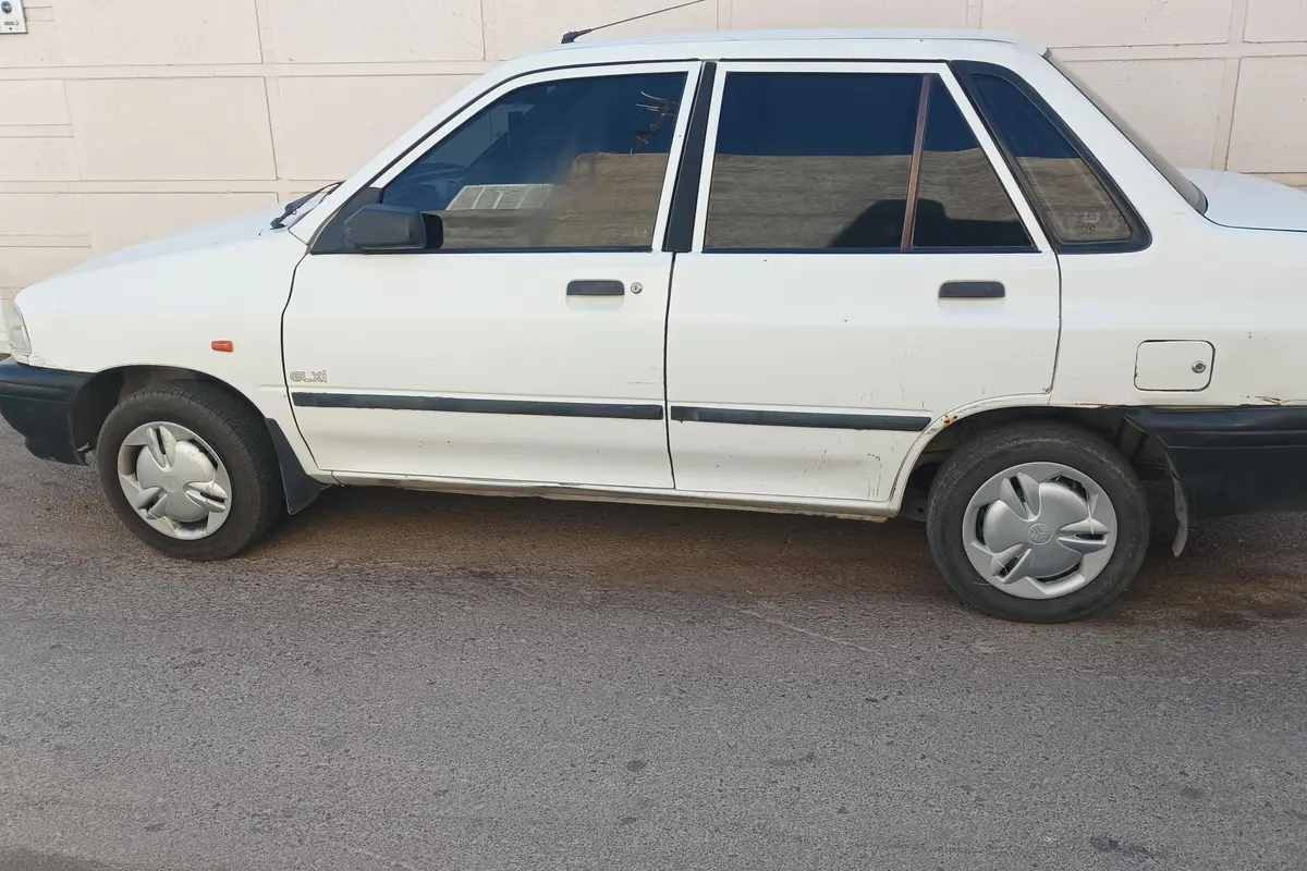 حواله پراید،  صندوق دار