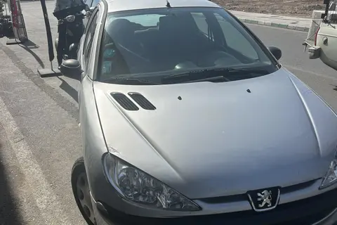پژو، 206