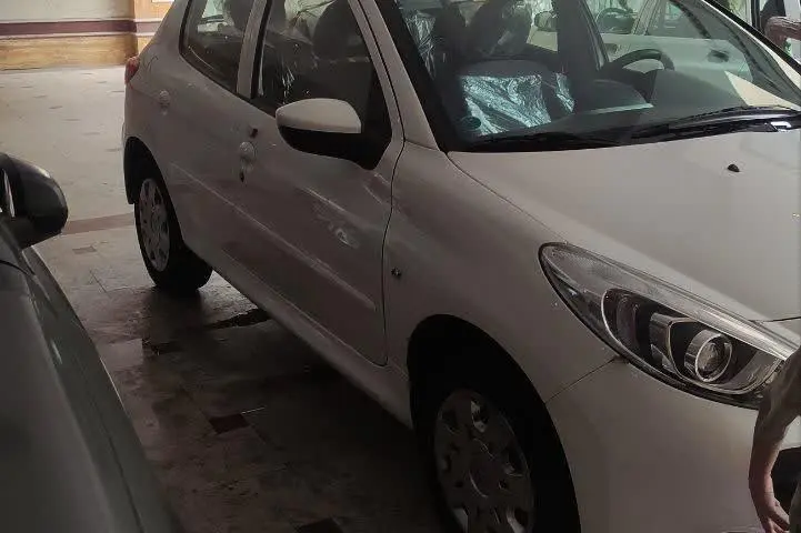 پژو،  207