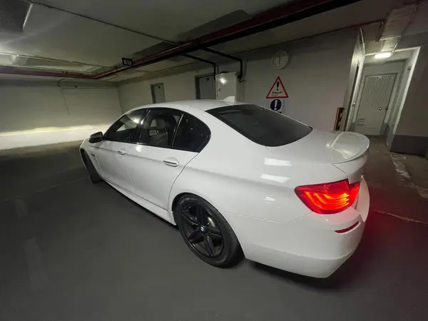 ب ام و، سری 5 سدان