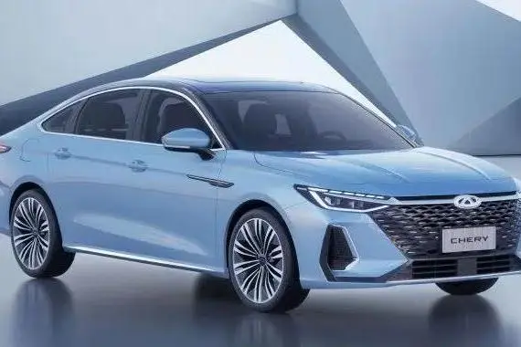 فونیکس  آریزو 8 (Z8)