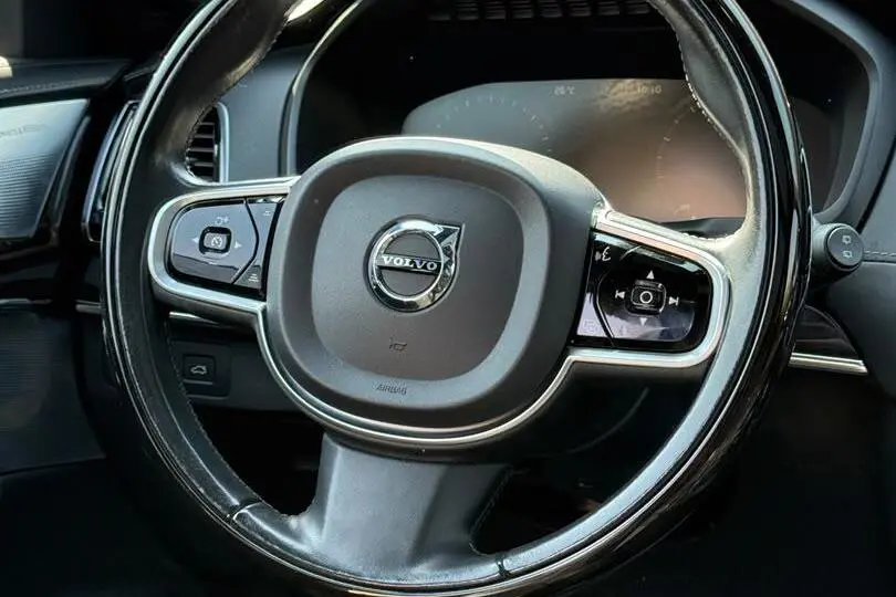 ولوو،  XC90