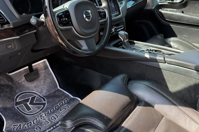 ولوو،  XC90