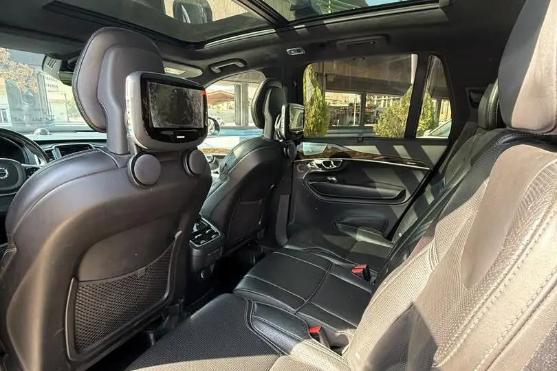 ولوو،  XC90