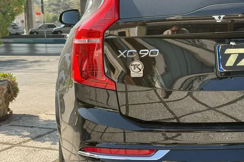ولوو،  XC90