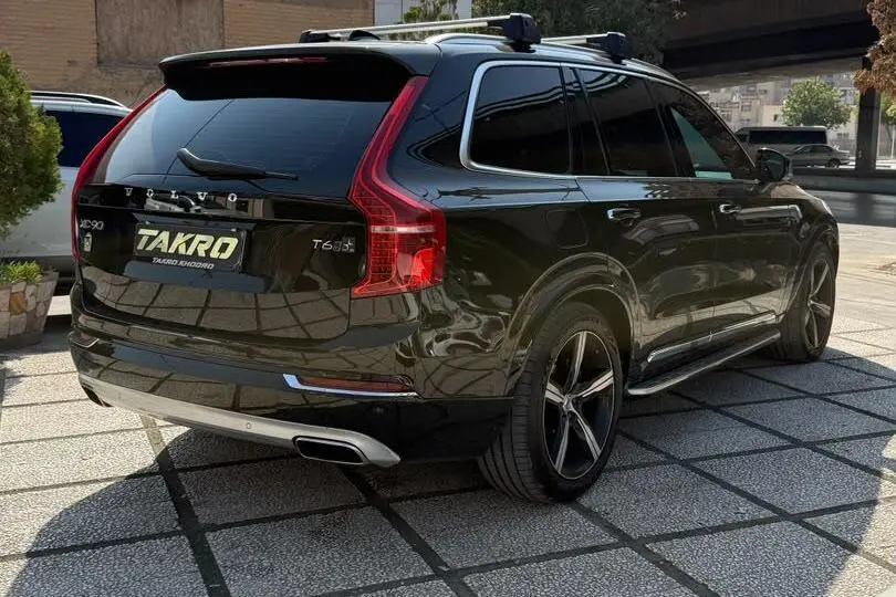 ولوو،  XC90