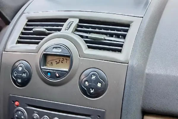 رنو، مگان (وارداتی)