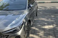 فونیکس، آریزو 8 هیبرید (Z8 PHEV)