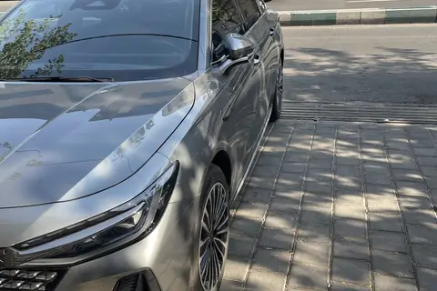 فونیکس، آریزو 8 هیبرید (Z8 PHEV)
