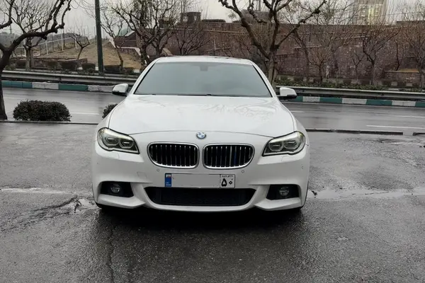 ب ام و، سری 5 سدان