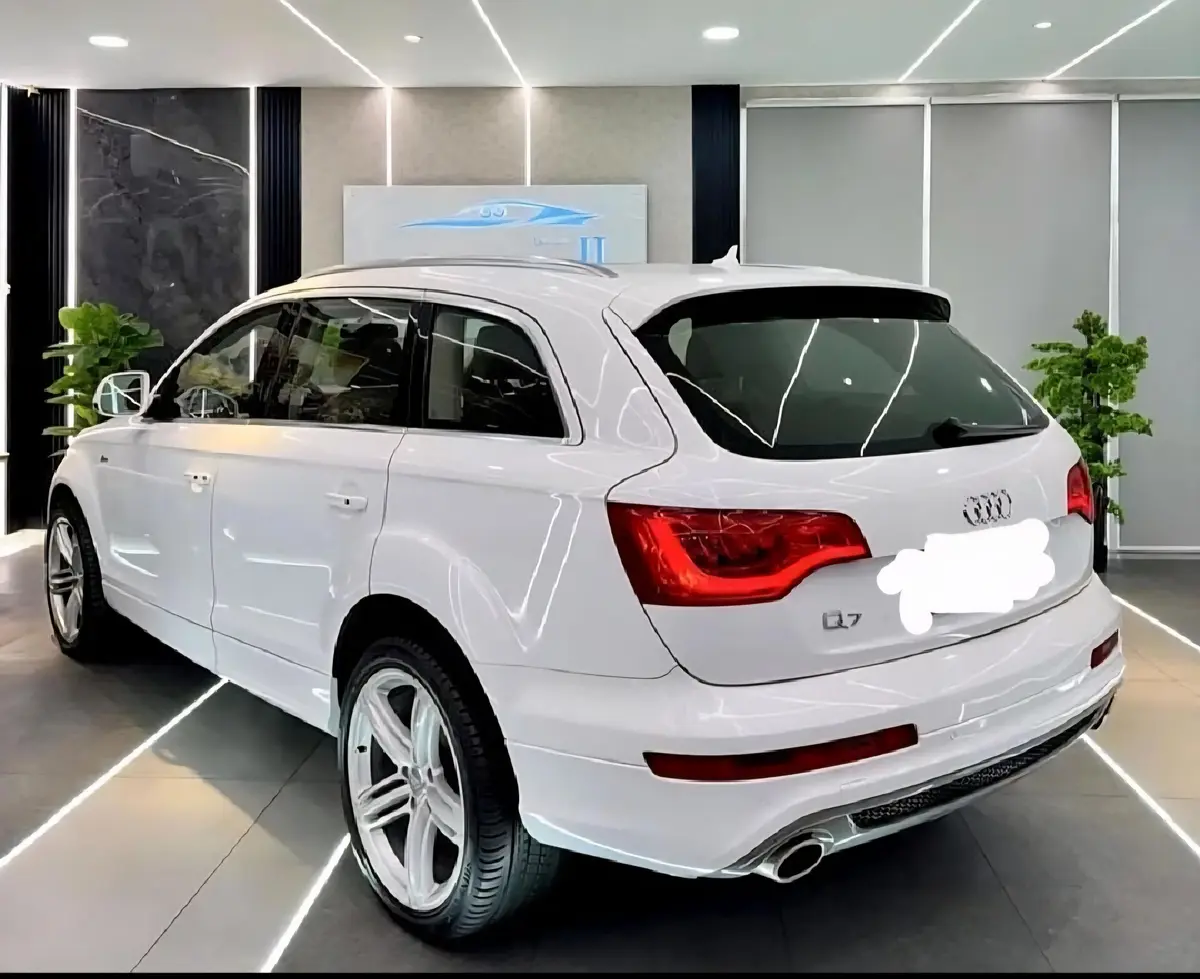 آئودی،  Q7