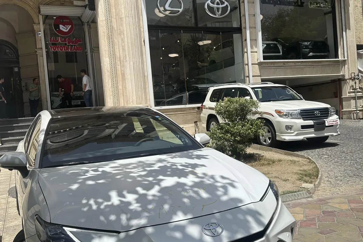 تویوتا  کمری هیبرید