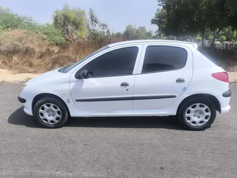 پژو، 206