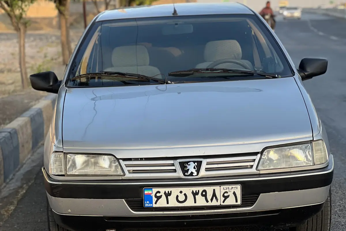 پژو،  405
