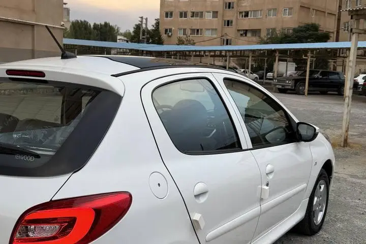 پژو،  207