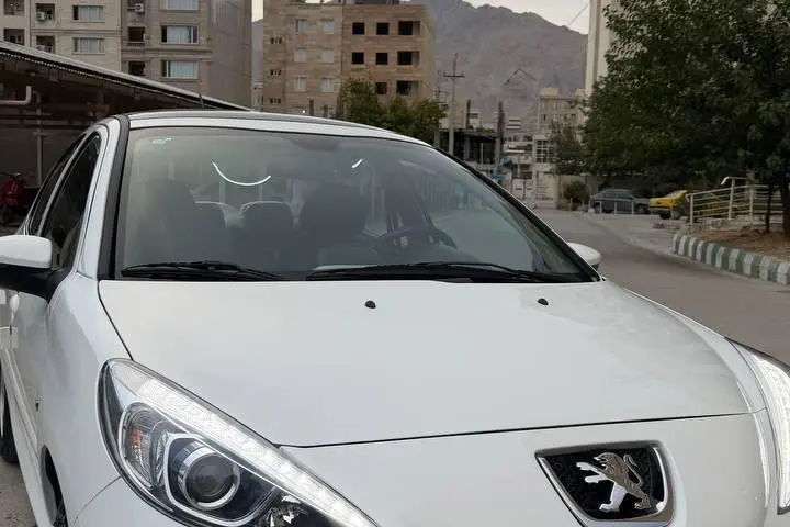 پژو،  207