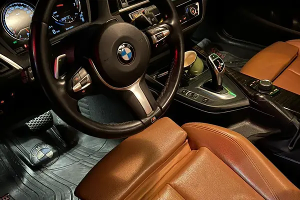 ب ام و، سری 1 هاچ بک