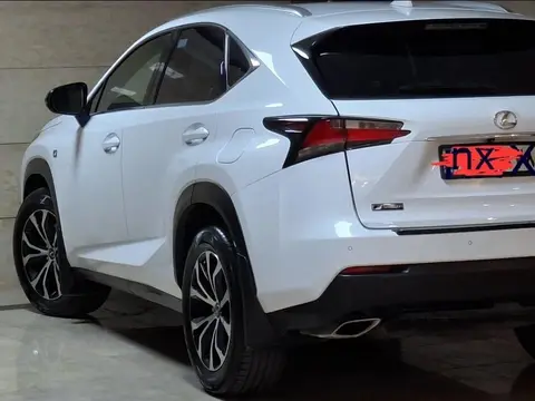 لکسوس، NX