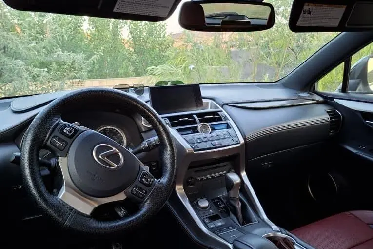 لکسوس،  NX