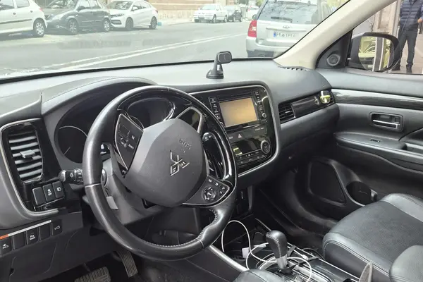 میتسوبیشی، اوتلندر