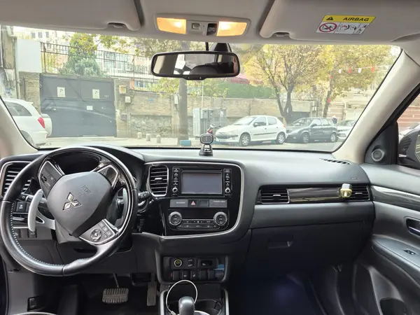 میتسوبیشی، اوتلندر