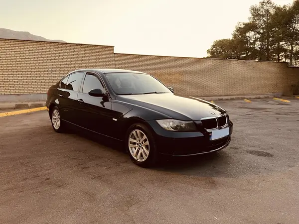 ب ام و، سری 3 سدان