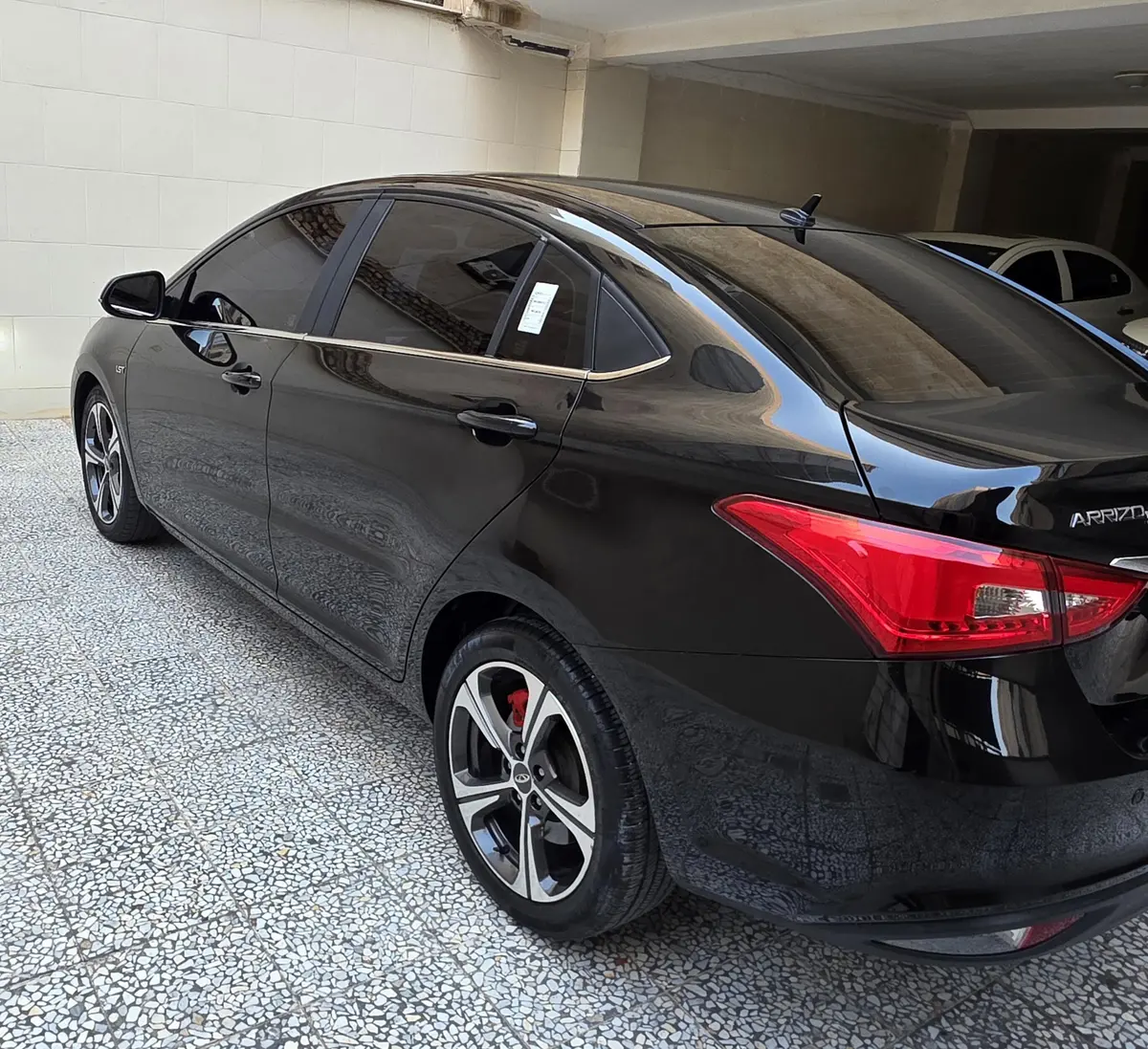 ام وی ام،  آریزو 5ev