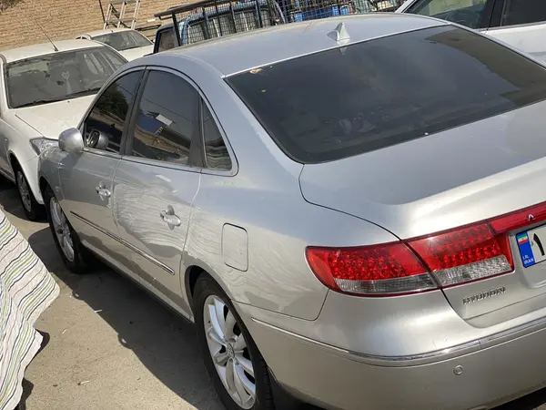 هیوندای، آزرا (گرنجور)