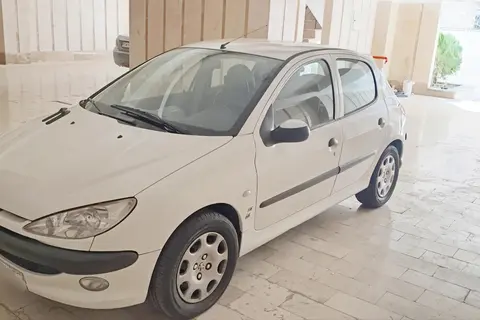 پژو، 206