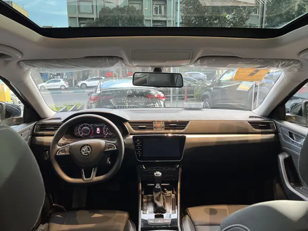 اشکودا، سوپرب