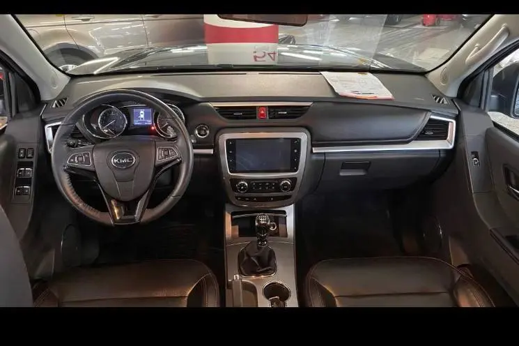 کی ام سی  T8