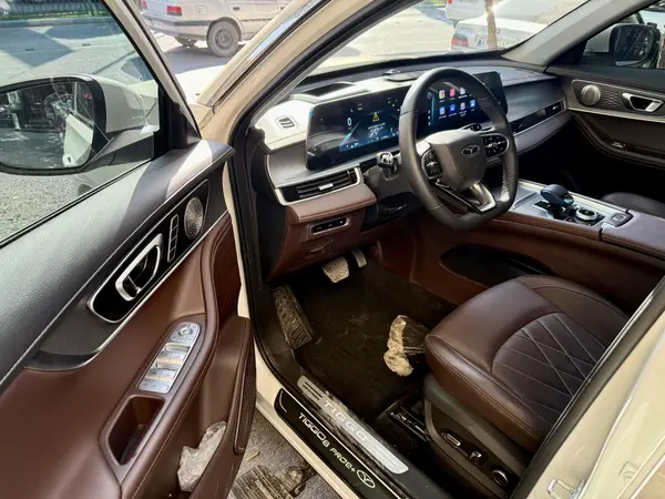 فونیکس، تیگو 8 پرو هیبرید (F8 PRO PHEV)