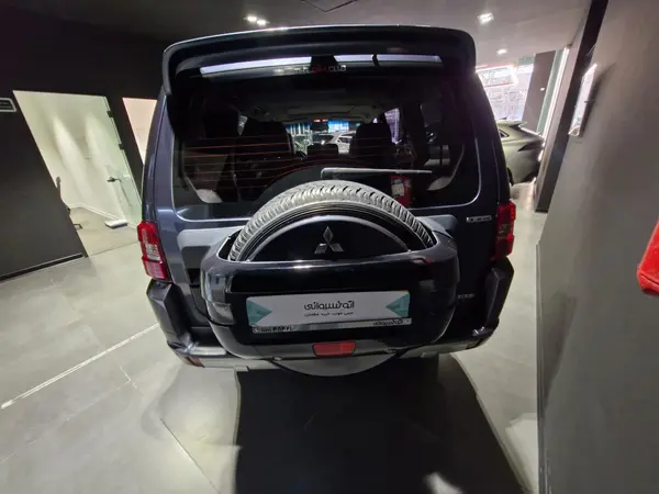 میتسوبیشی، پاجرو چهار در