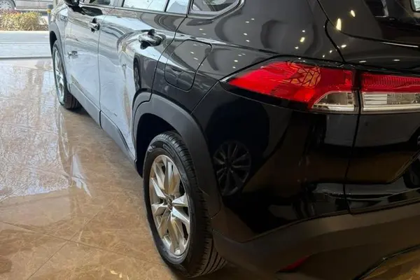 تویوتا، کرولا کراس هیبرید