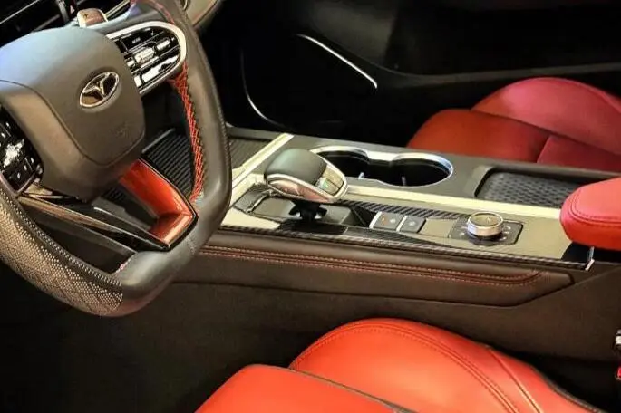 فونیکس،  آریزو 6 جی تی (Z6 GT)