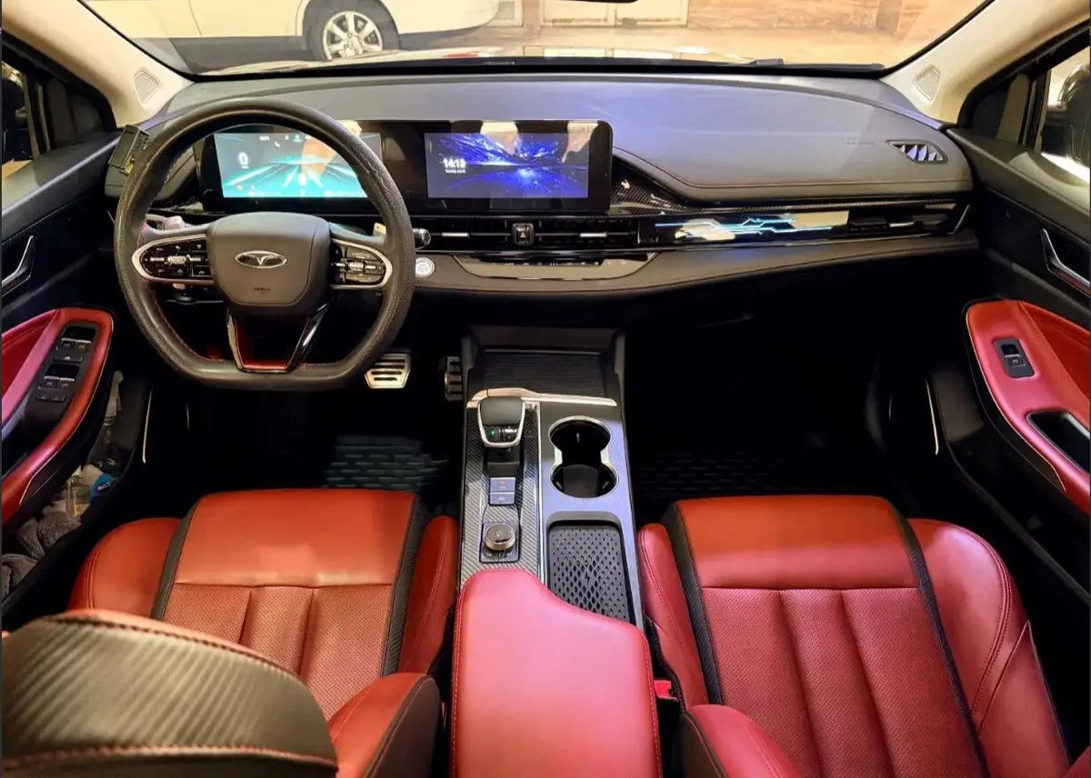 فونیکس،  آریزو 6 جی تی (Z6 GT)