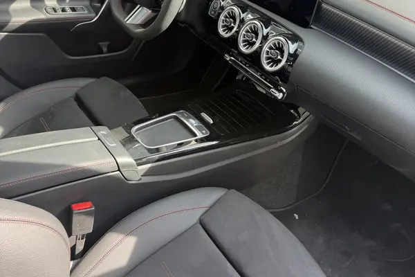 بنز، کلاس A سدان