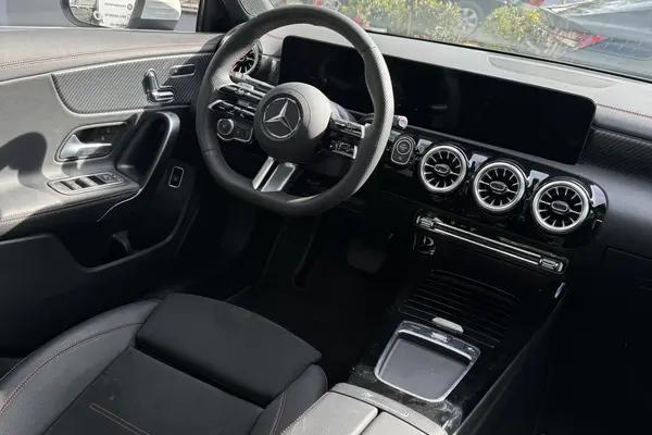 بنز، کلاس A سدان