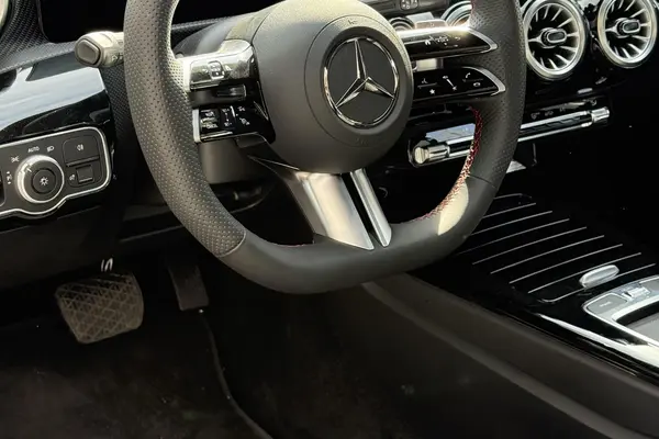 بنز، کلاس A سدان