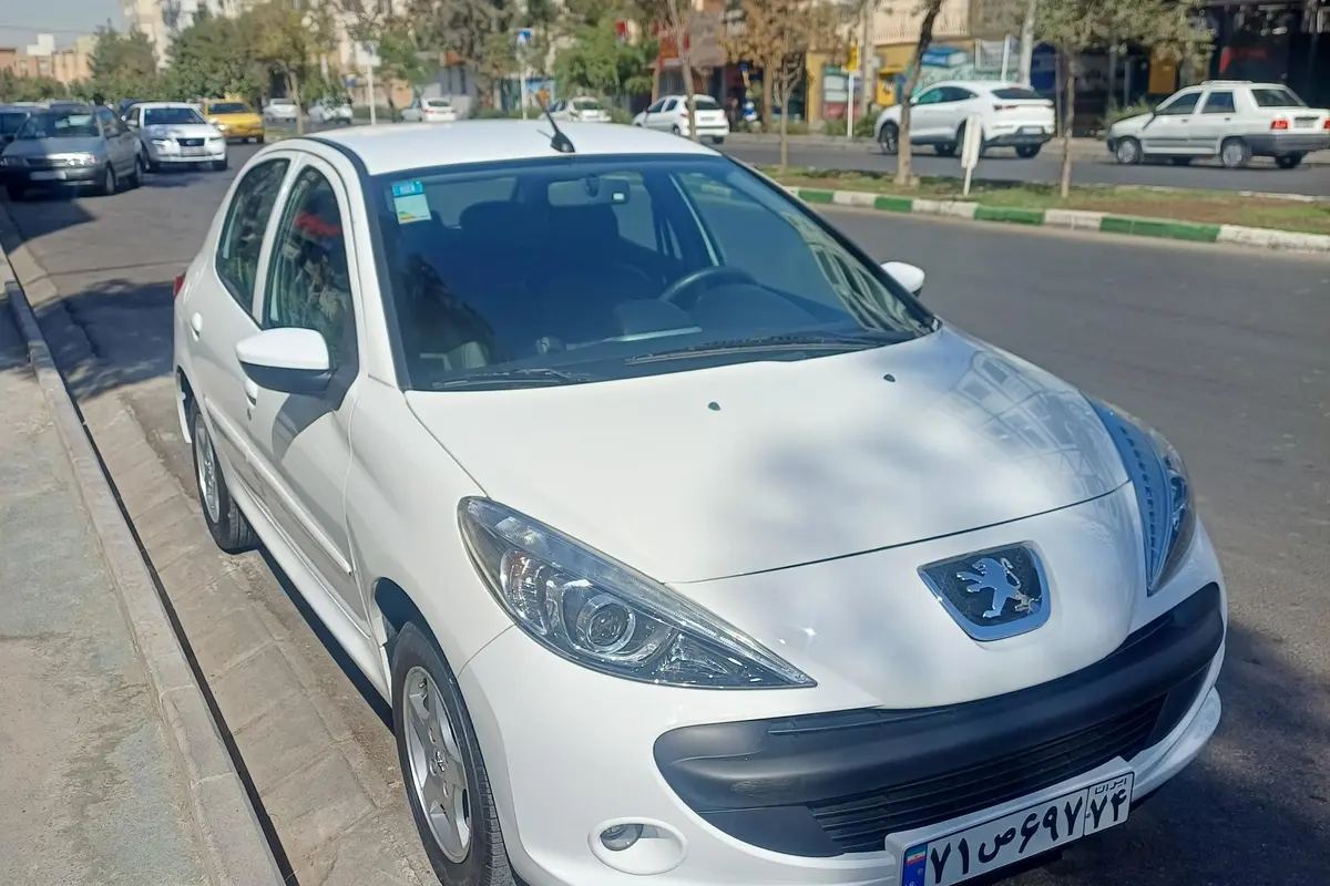 پژو،  207
