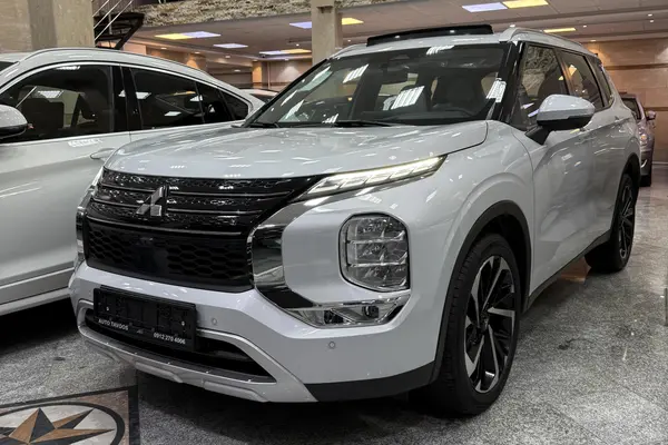 میتسوبیشی، اوتلندر