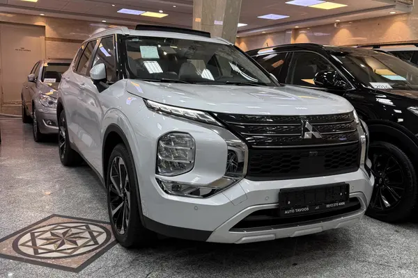 میتسوبیشی، اوتلندر