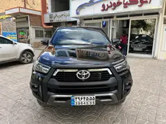 تویوتا، هایلوکس دو کابین