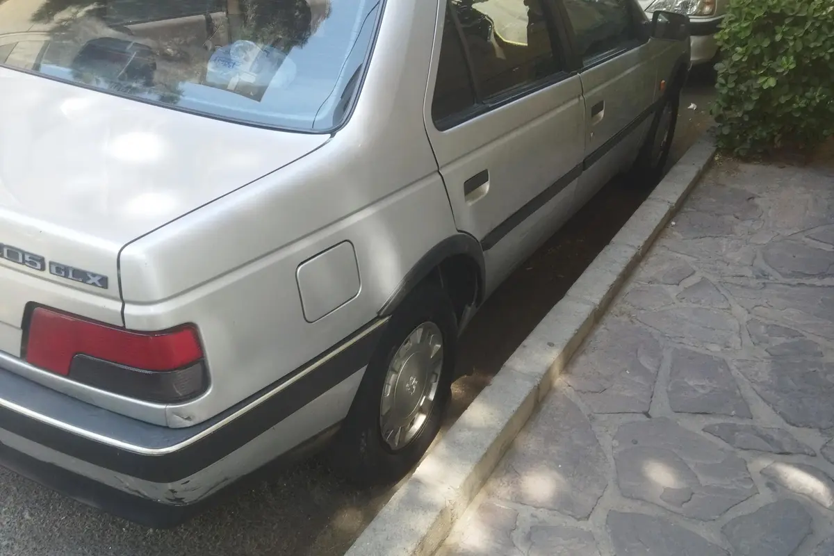 پژو،  405