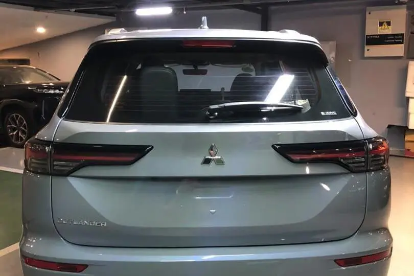 میتسوبیشی،  اوتلندر