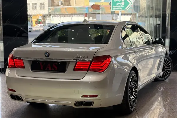 ب ام و، سری 7