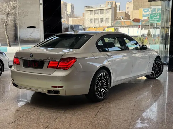 ب ام و، سری 7