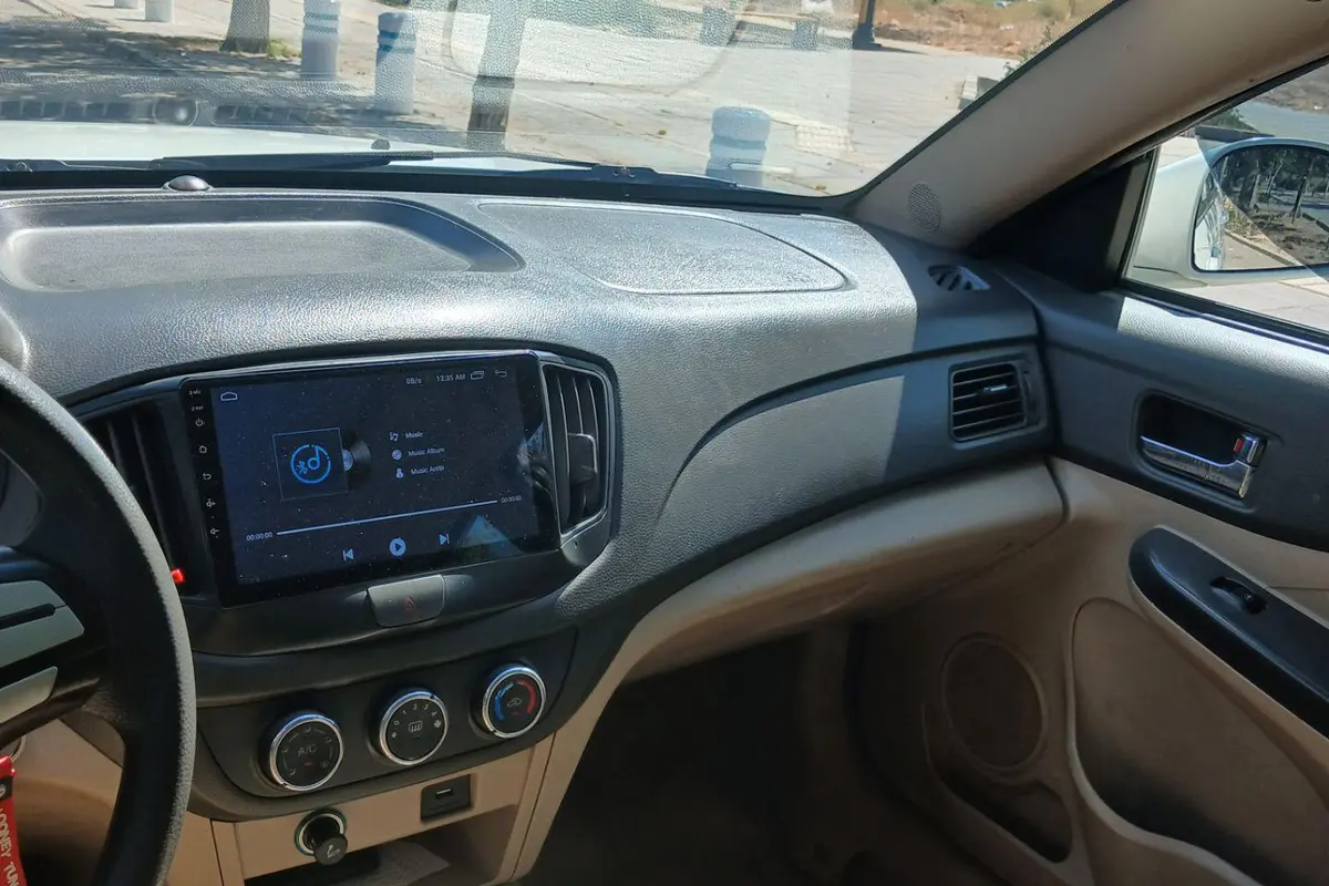 ام وی ام،  550