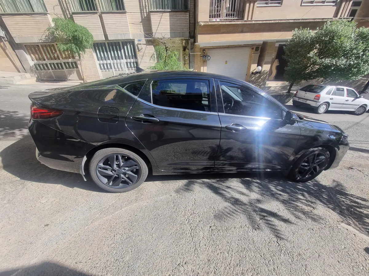 کی ام سی  J7