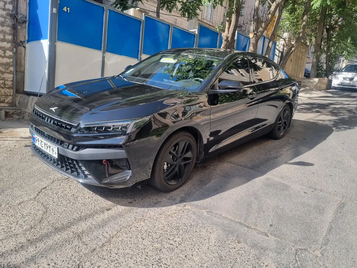 کی ام سی  J7